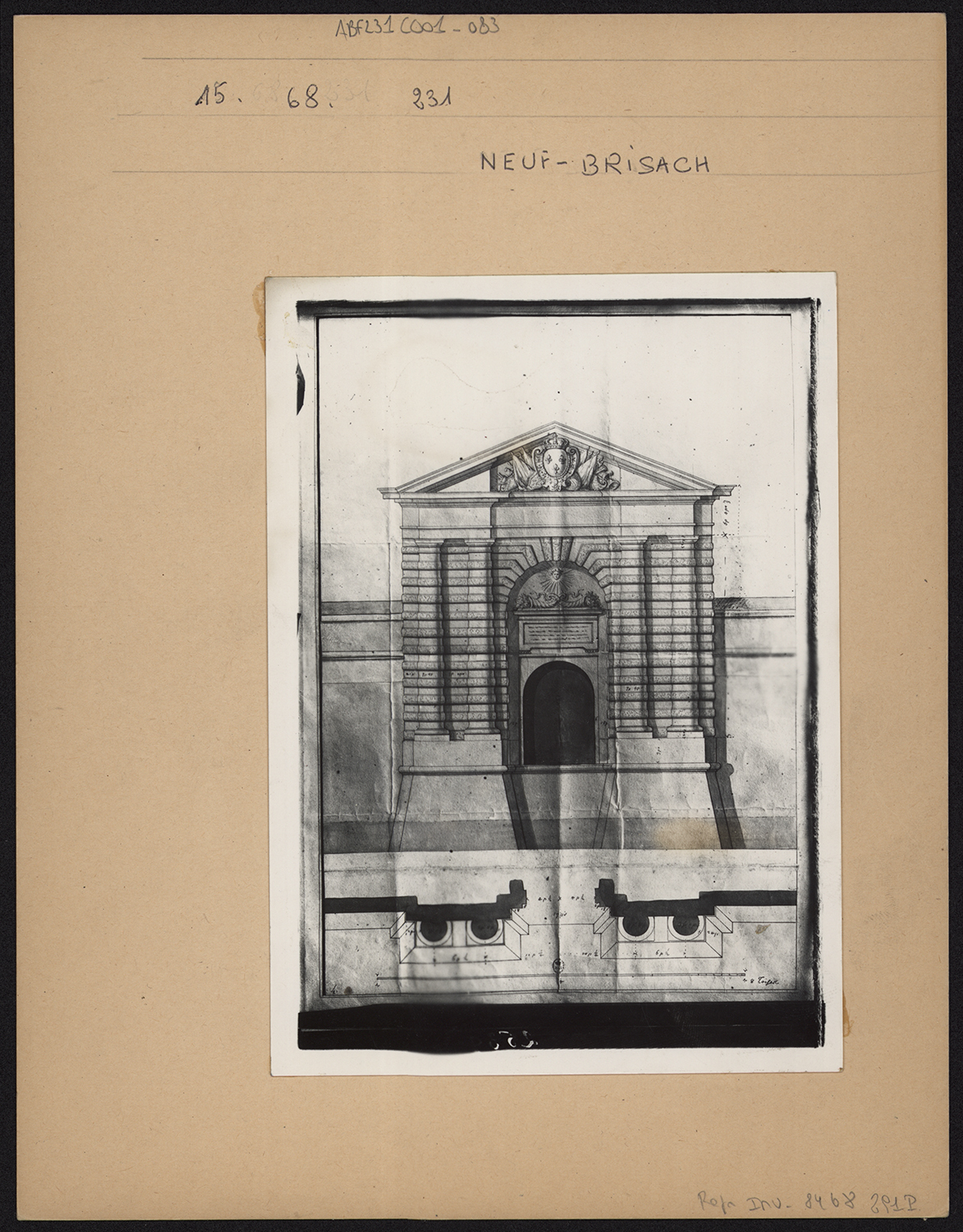 Plan et élévation côté rempart.