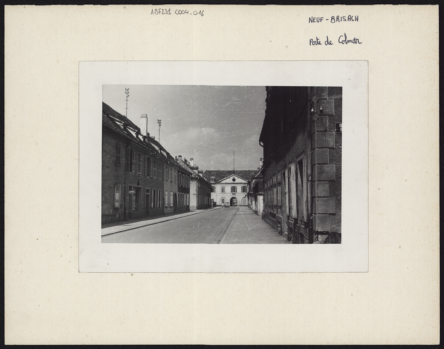 Vue d’ensemble depuis la rue de Colmar.