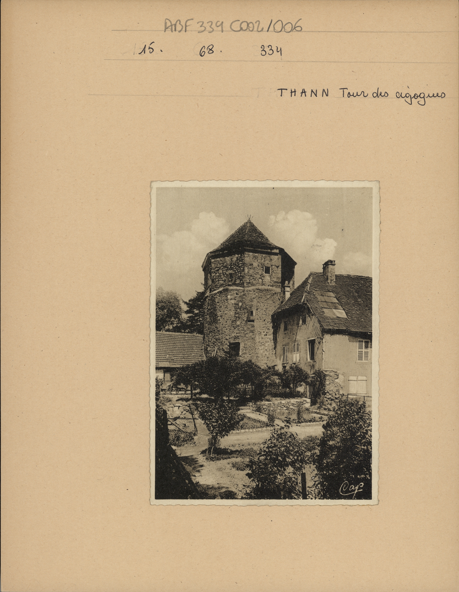 Tour des cigognes, vue d’ensemble.