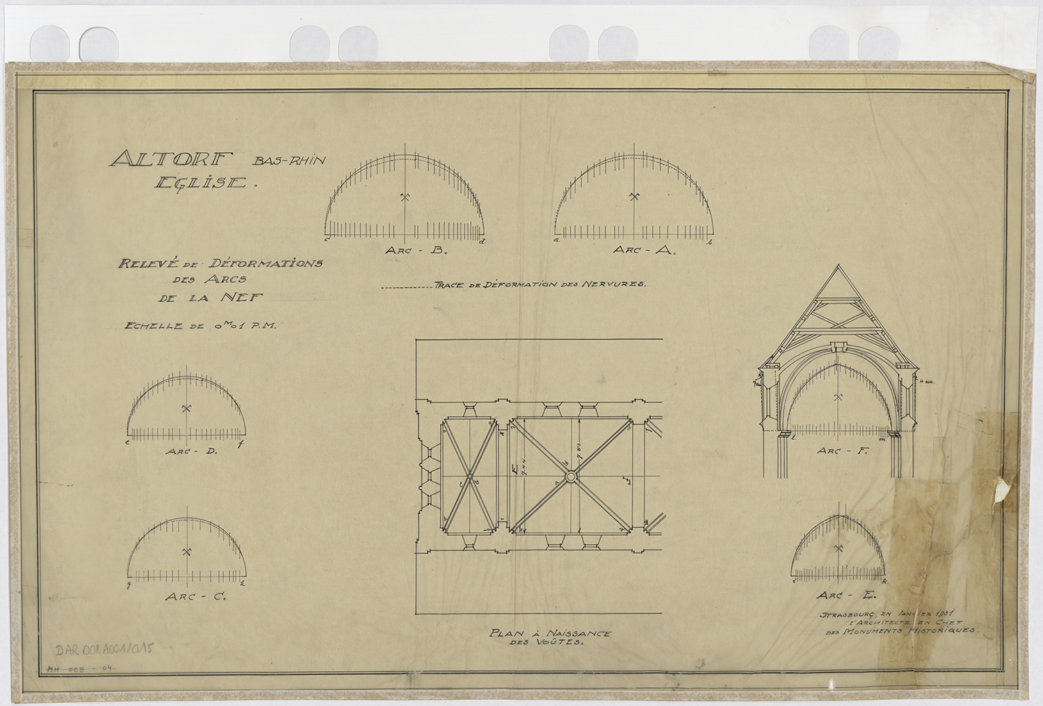 Relevé des déformations des arcs de la nef, plan de masse, coupe transversale et tracés.