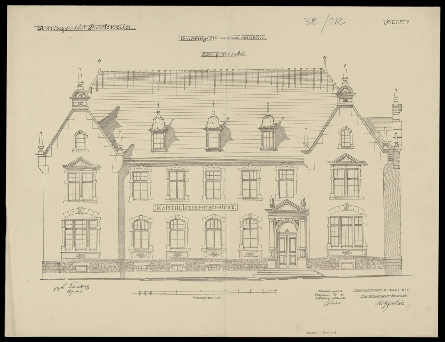Vue d'ensemble de la façade principale.