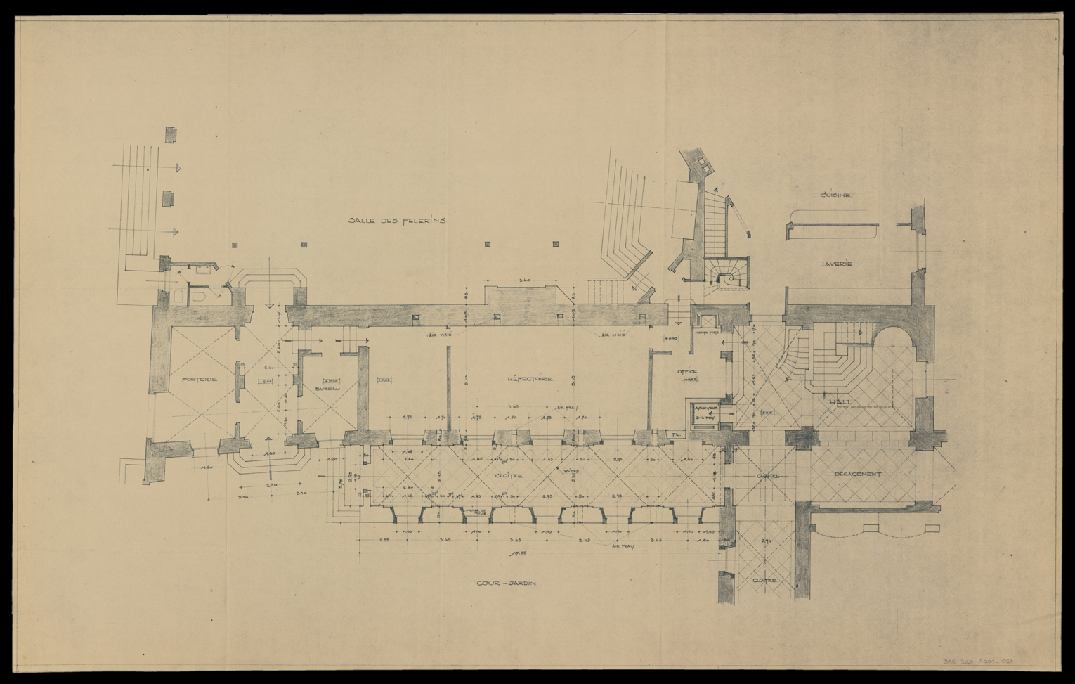 Projet de transformation de la vieille aile, plan de masse du rez-de-chaussée.