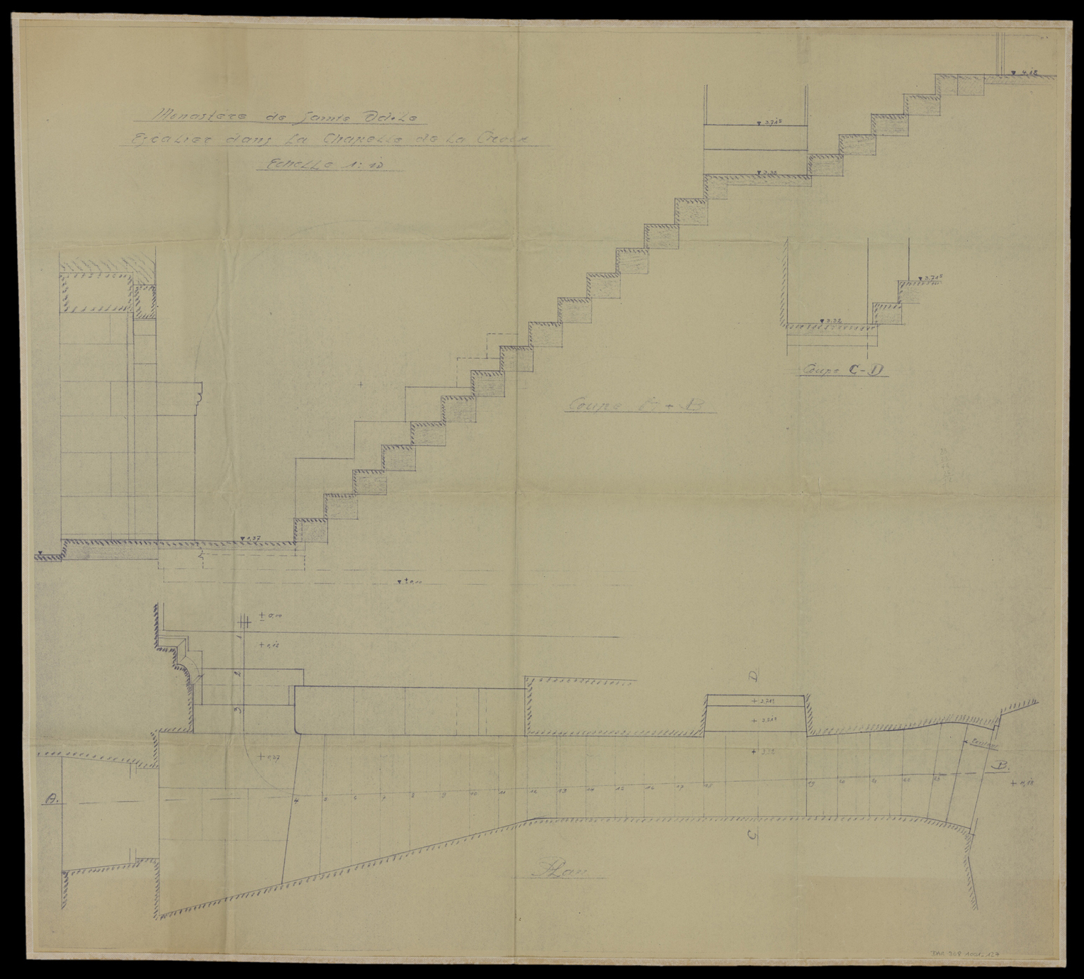 Chapelle de la Croix, plan de masse et coupe sur l’escalier.