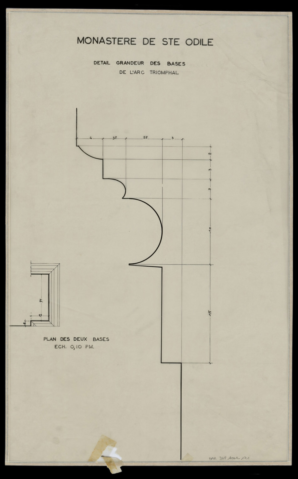 Arc triomphal, plan et détail des bases.