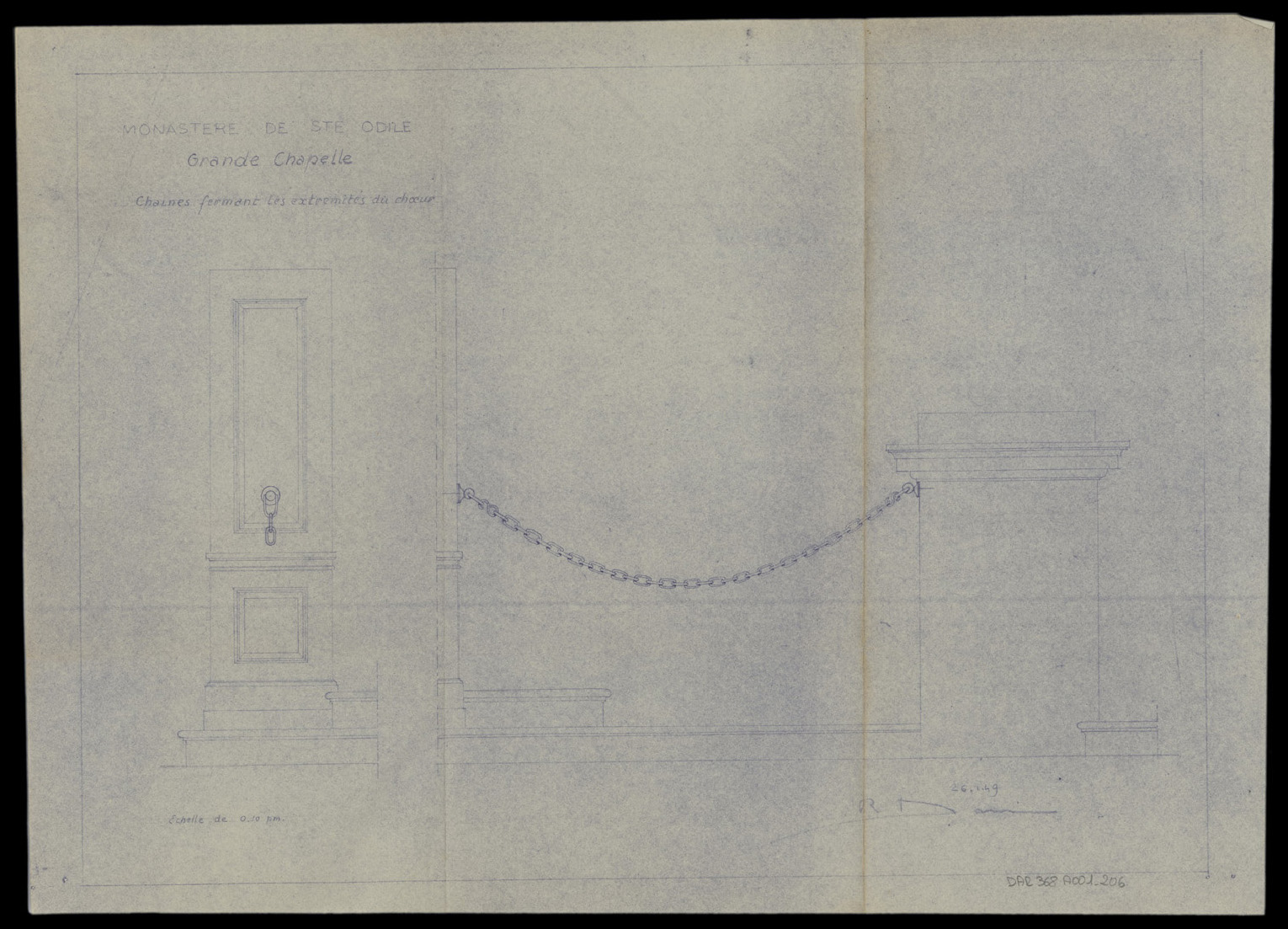 Grande chapelle, détails des chaînes fermant les extrémités du choeur.