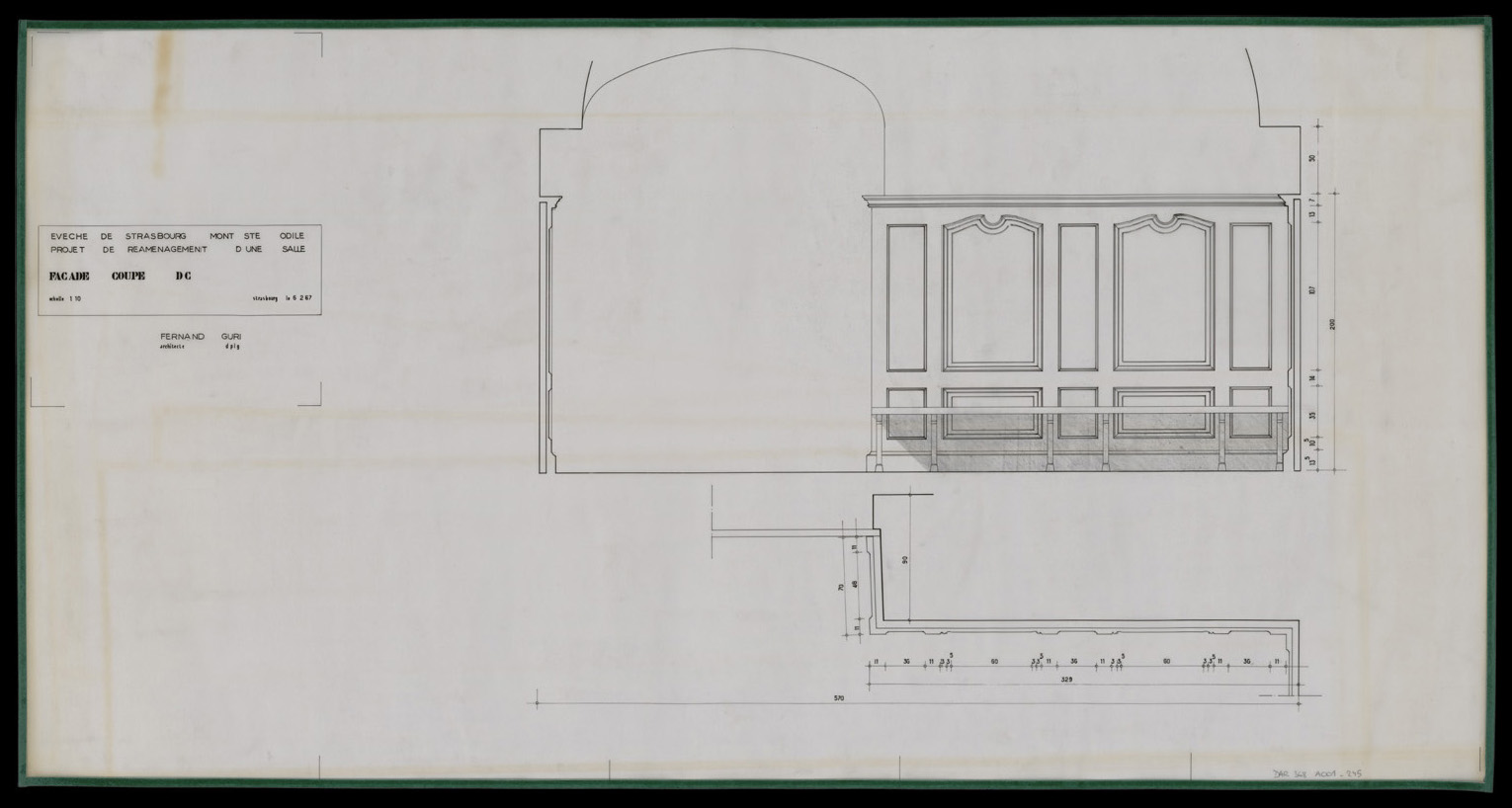 Projet de réaménagement d’une salle, plan de masse et coupe intérieure.