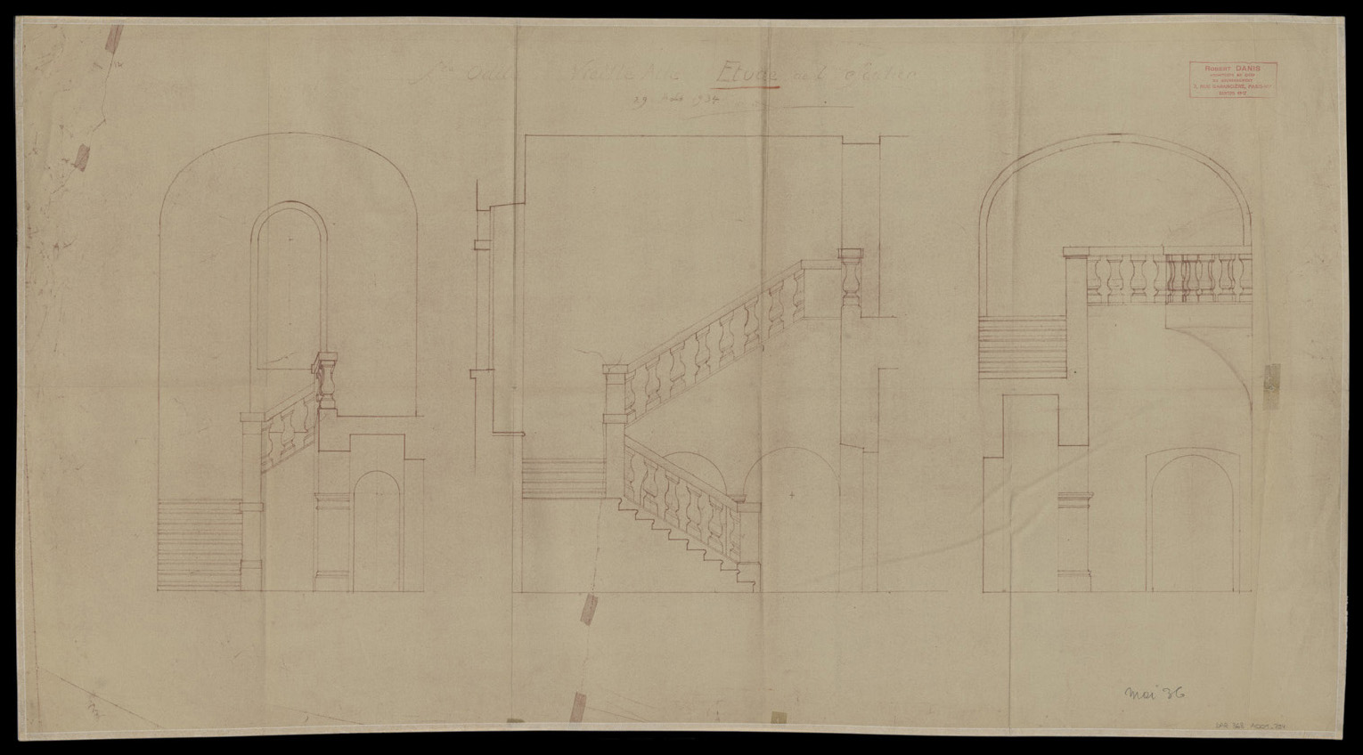 Vieille aile, coupes sur l’escalier.