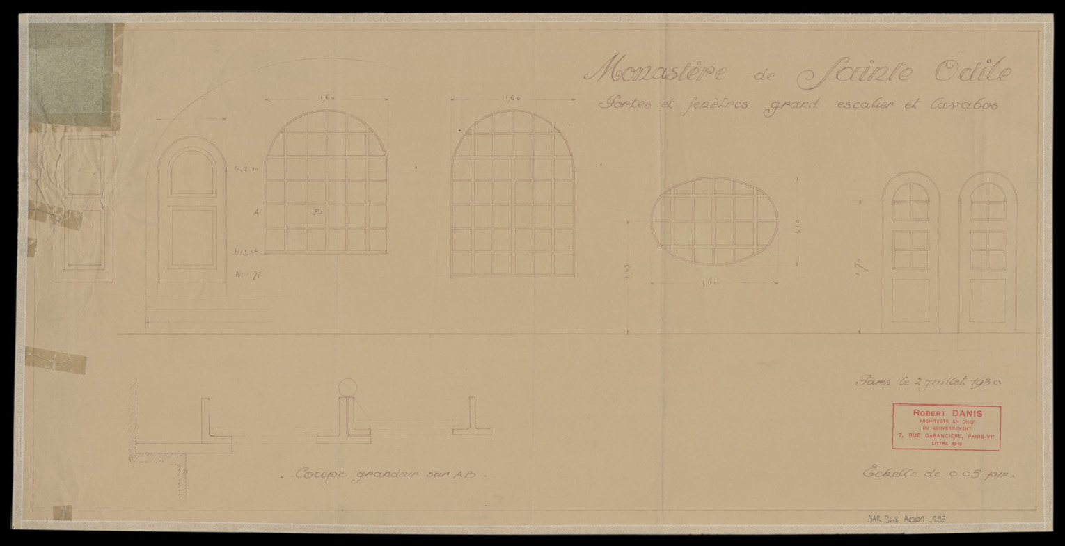 Grand escalier, élévations et coupe des portes et des fenêtres.