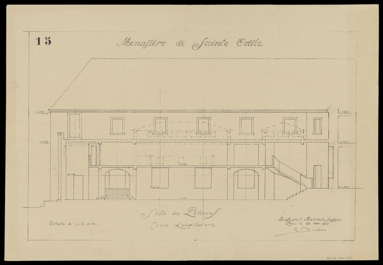 Salle des pèlerins, coupe longitudinale.