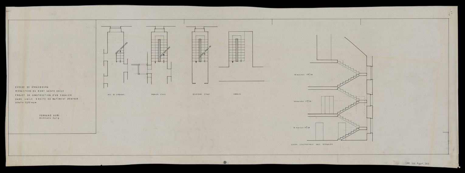 Projet de construction d’un escalier dans l’aile droite du bâtiment d’entrée, plans de masse par niveaux et coupe.