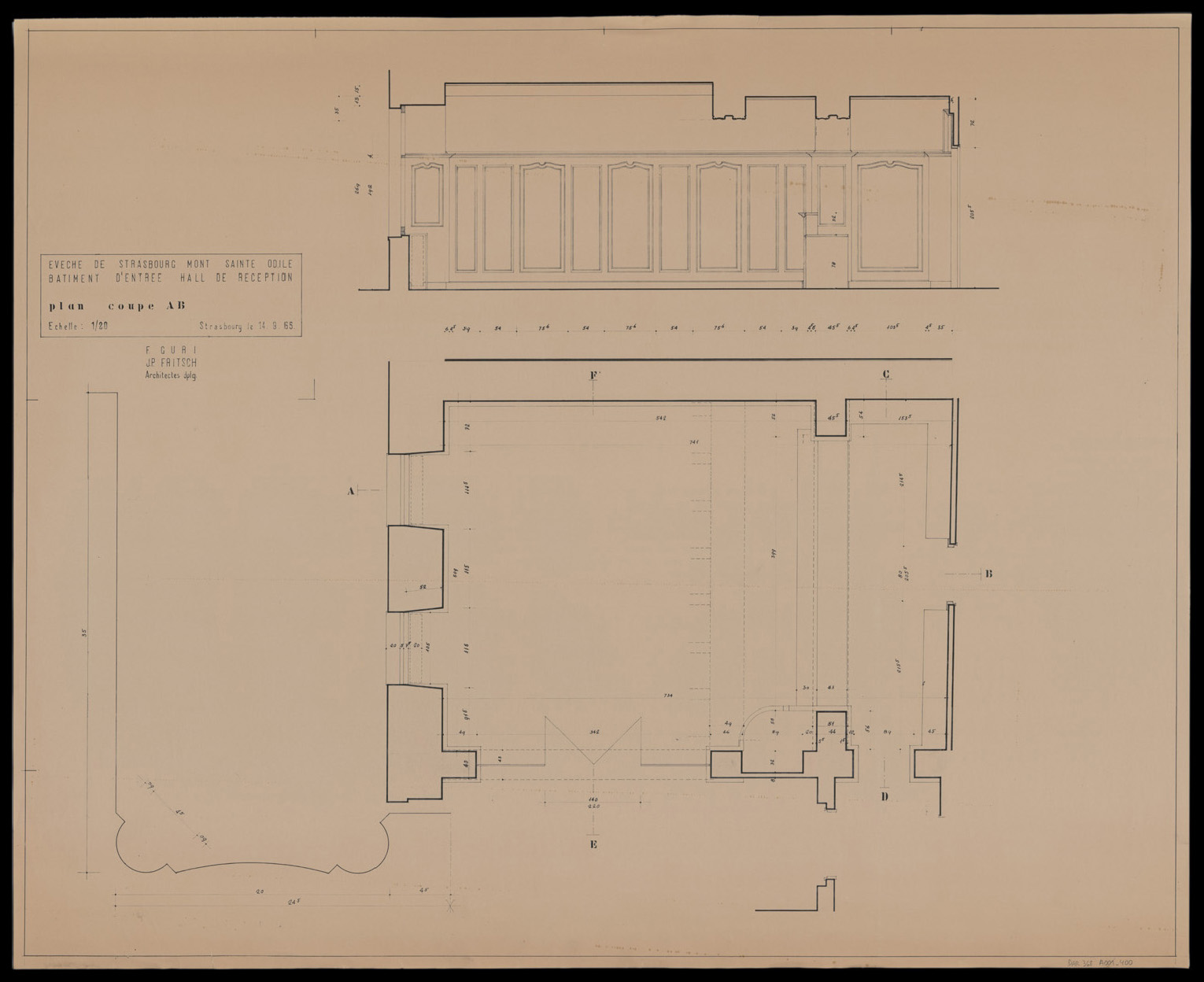 Bâtiment d’entrée, plan de masse et coupe sur le hall de réception.