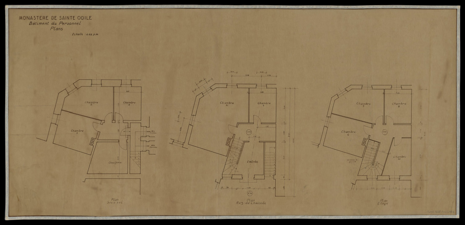 Projet d’installation électrique dans le bâtiment du personnel, plans de masse par niveaux.