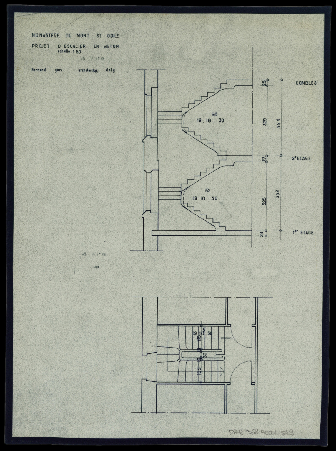 Projet d’escalier en béton, plan de masse et coupe.