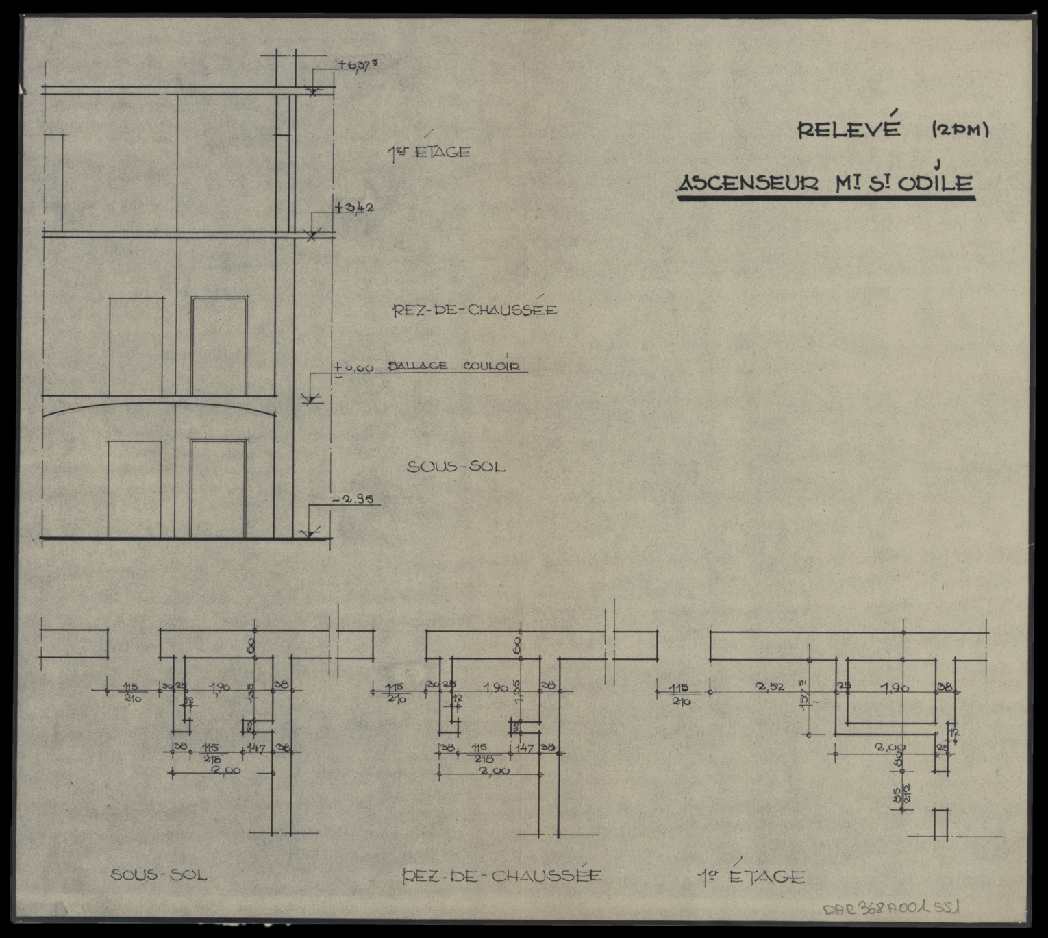 Projet d’ascenseur, plans de masse par niveaux et coupe.