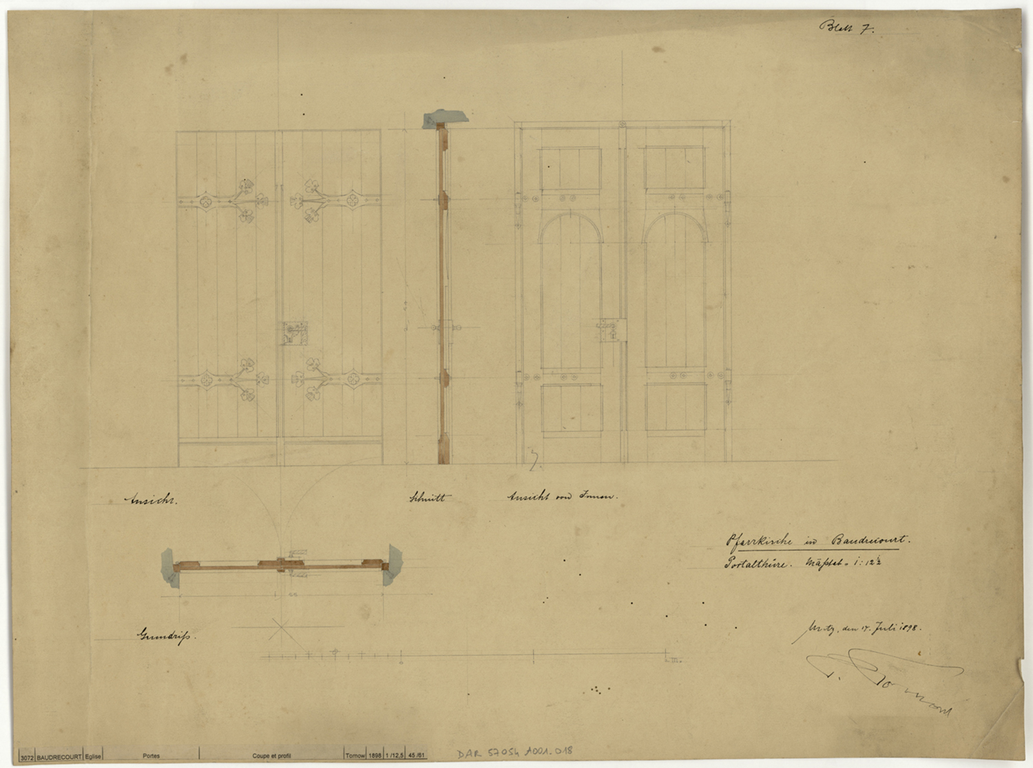 Portail principal, plan, élévations extérieure et intérieure et coupe de la porte.