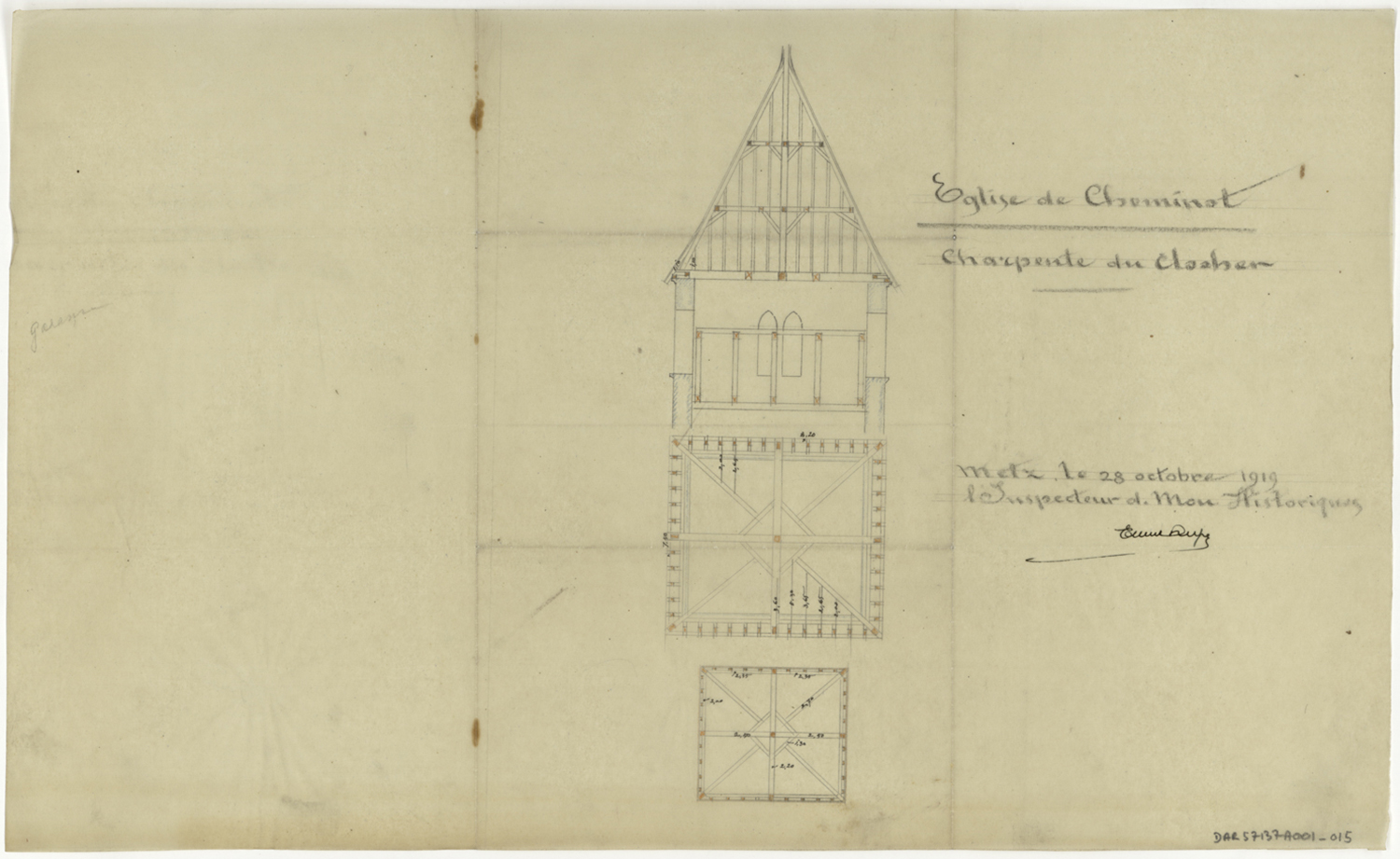 Clocher, plans de niveau et coupe sur la charpente.