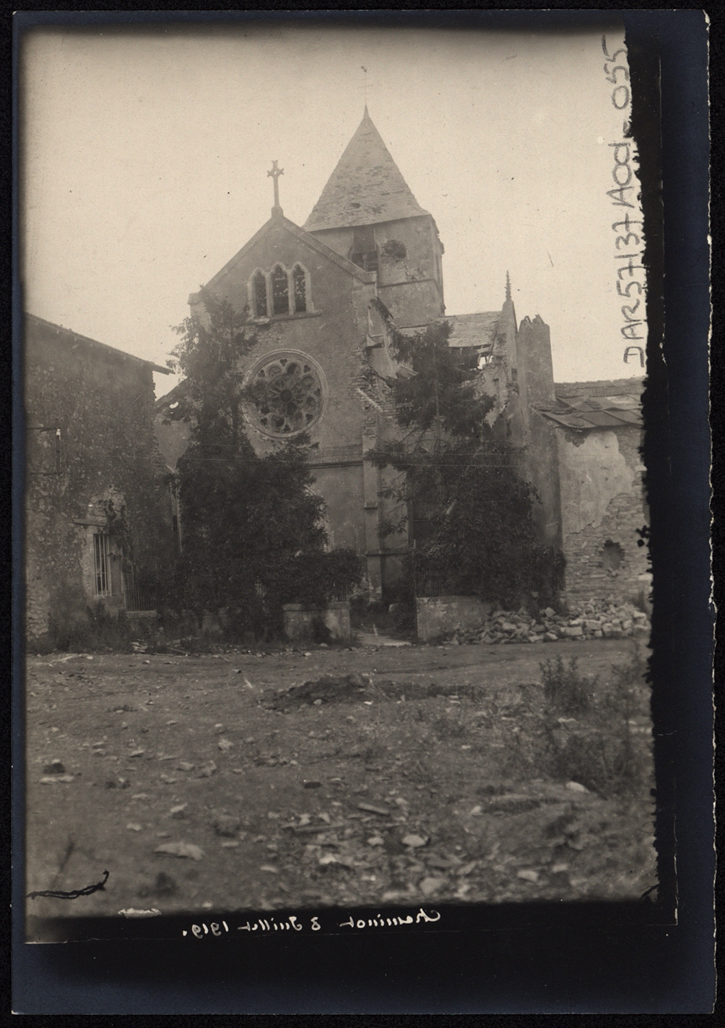 Dommages de guerre, vue d’ensemble de la façade ouest.