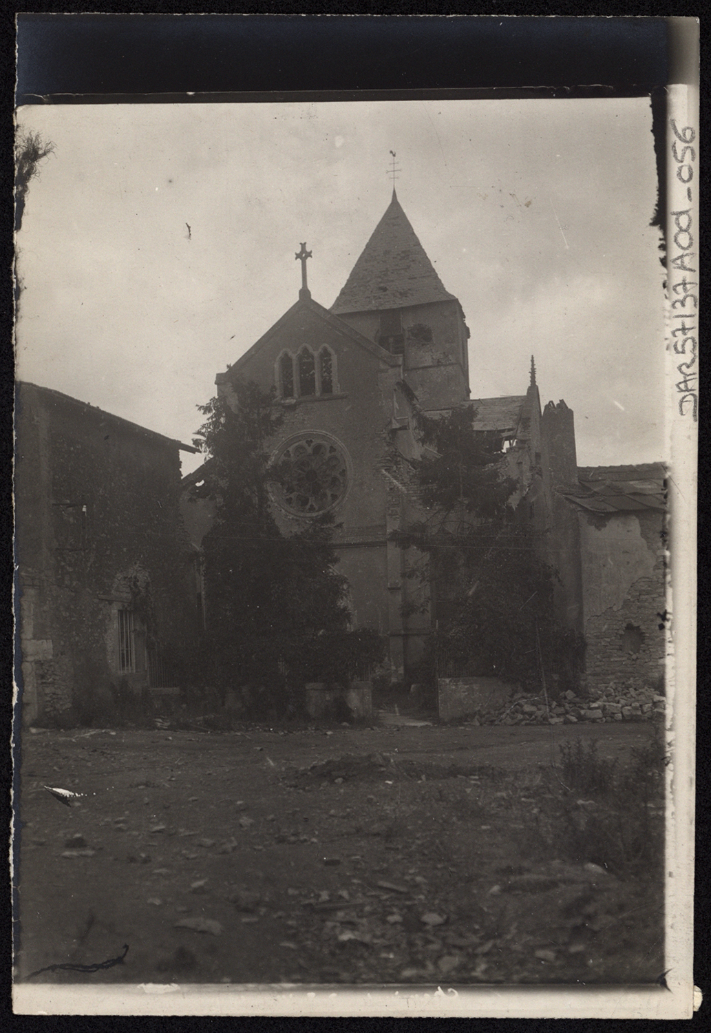 Dommages de guerre, vue d’ensemble de la façade ouest.