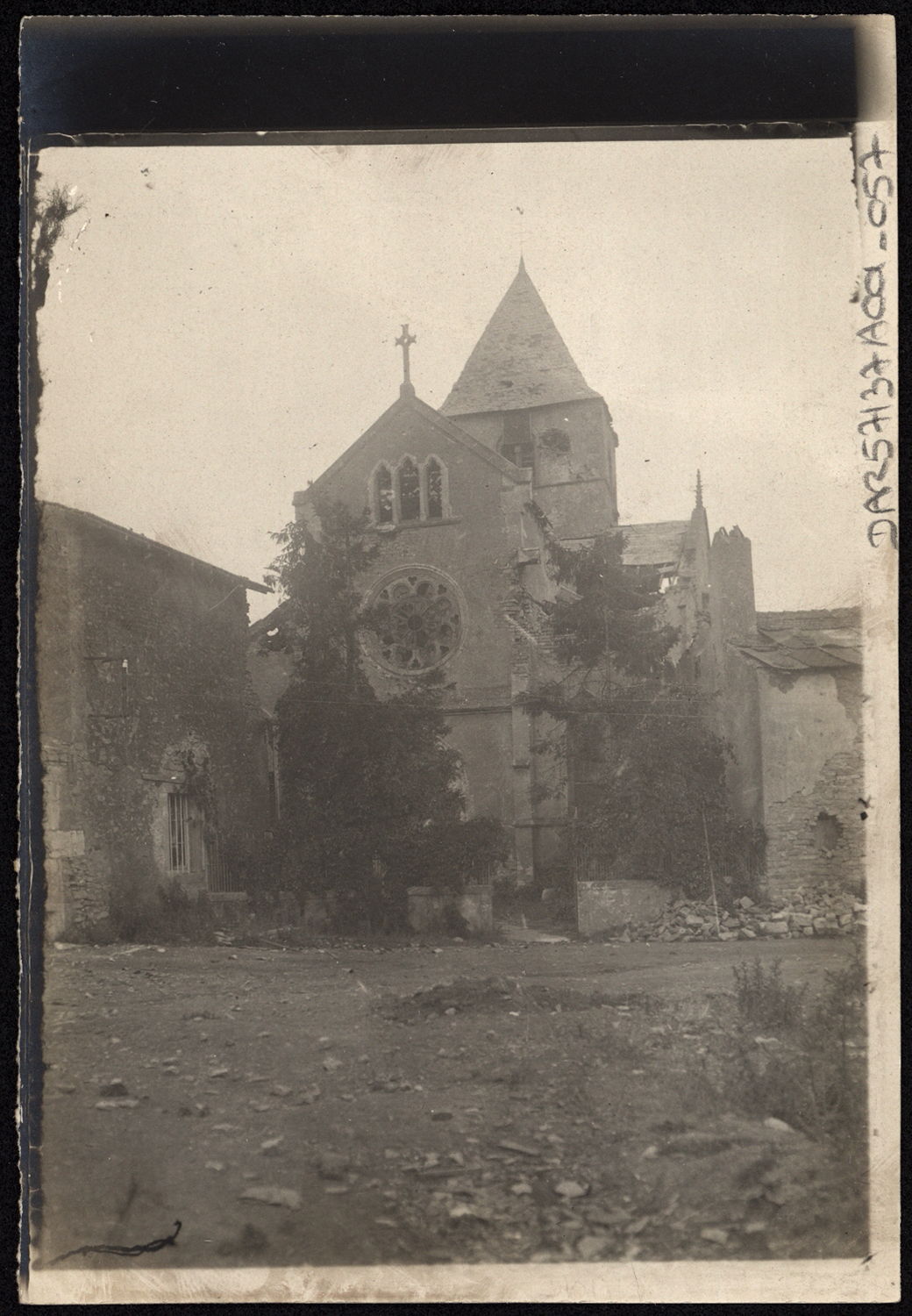 Dommages de guerre, vue d’ensemble de la façade ouest.