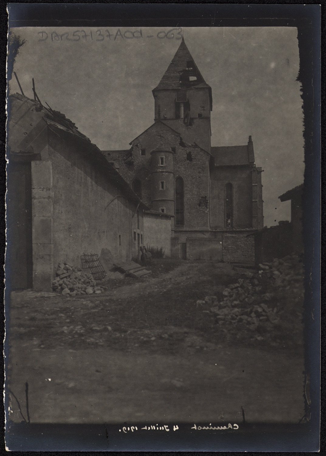 Dommages de guerre, vue d’ensemble du transept sud.