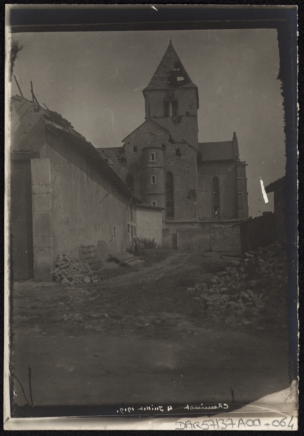 Dommages de guerre, vue d’ensemble du transept sud.