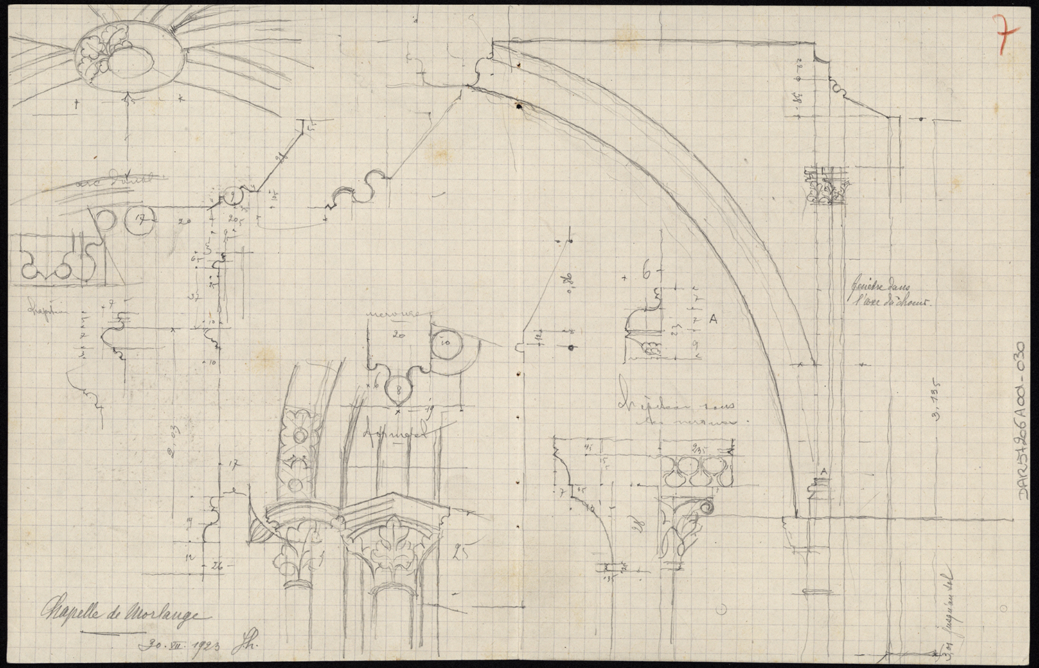 Croquis d’architecture, détails de chapiteaux et d’un arc.