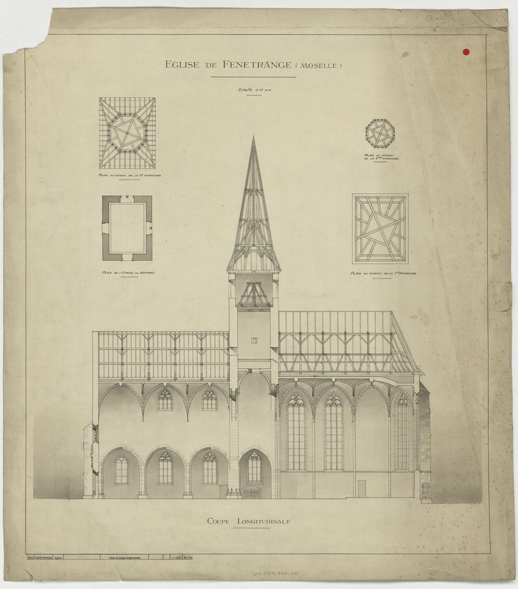 Coupe longitudinale sur la charpente du côté sud et plans par niveau de la flèche du clocher.