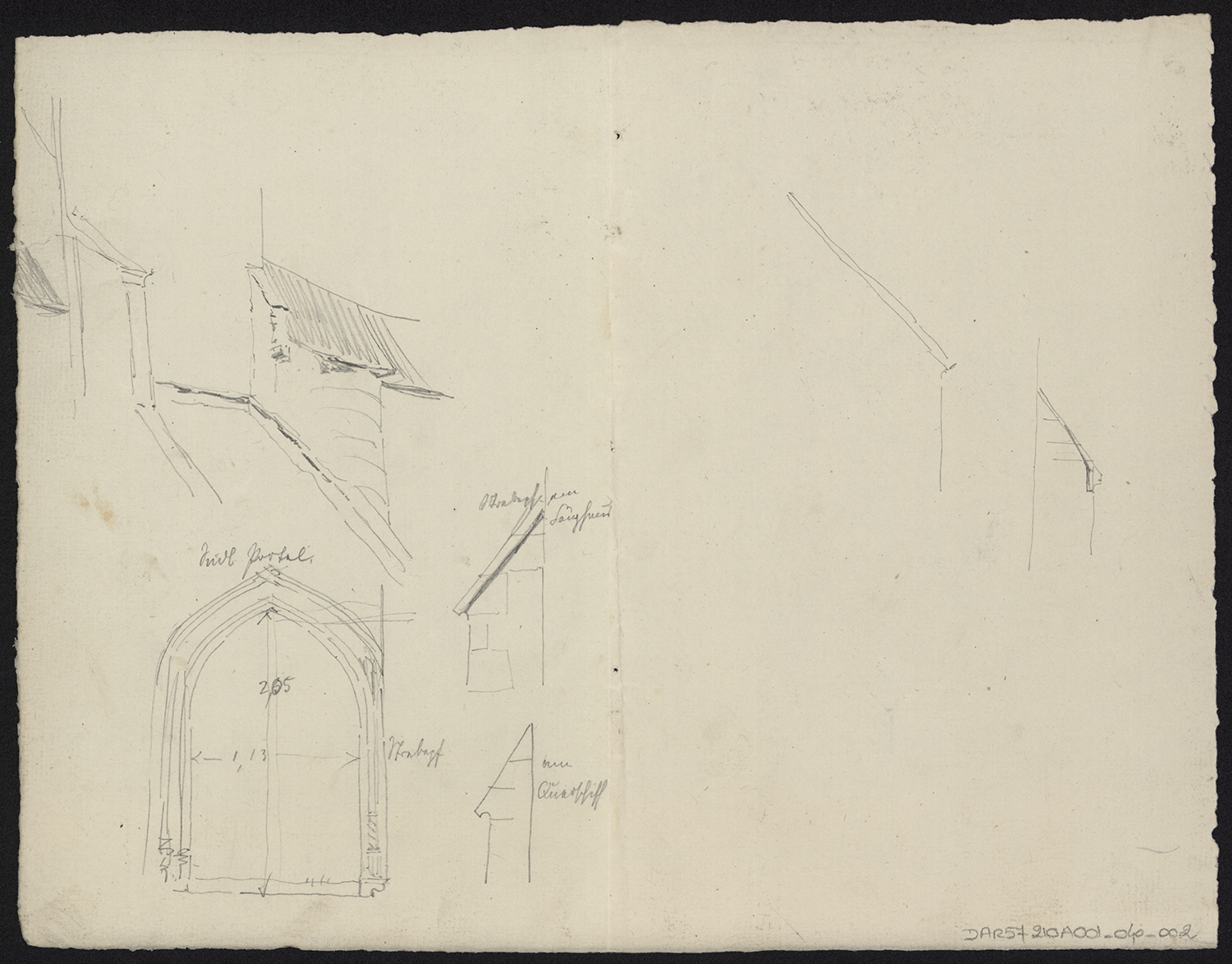 Croquis du portail latéral sud et des contreforts du transept nord.