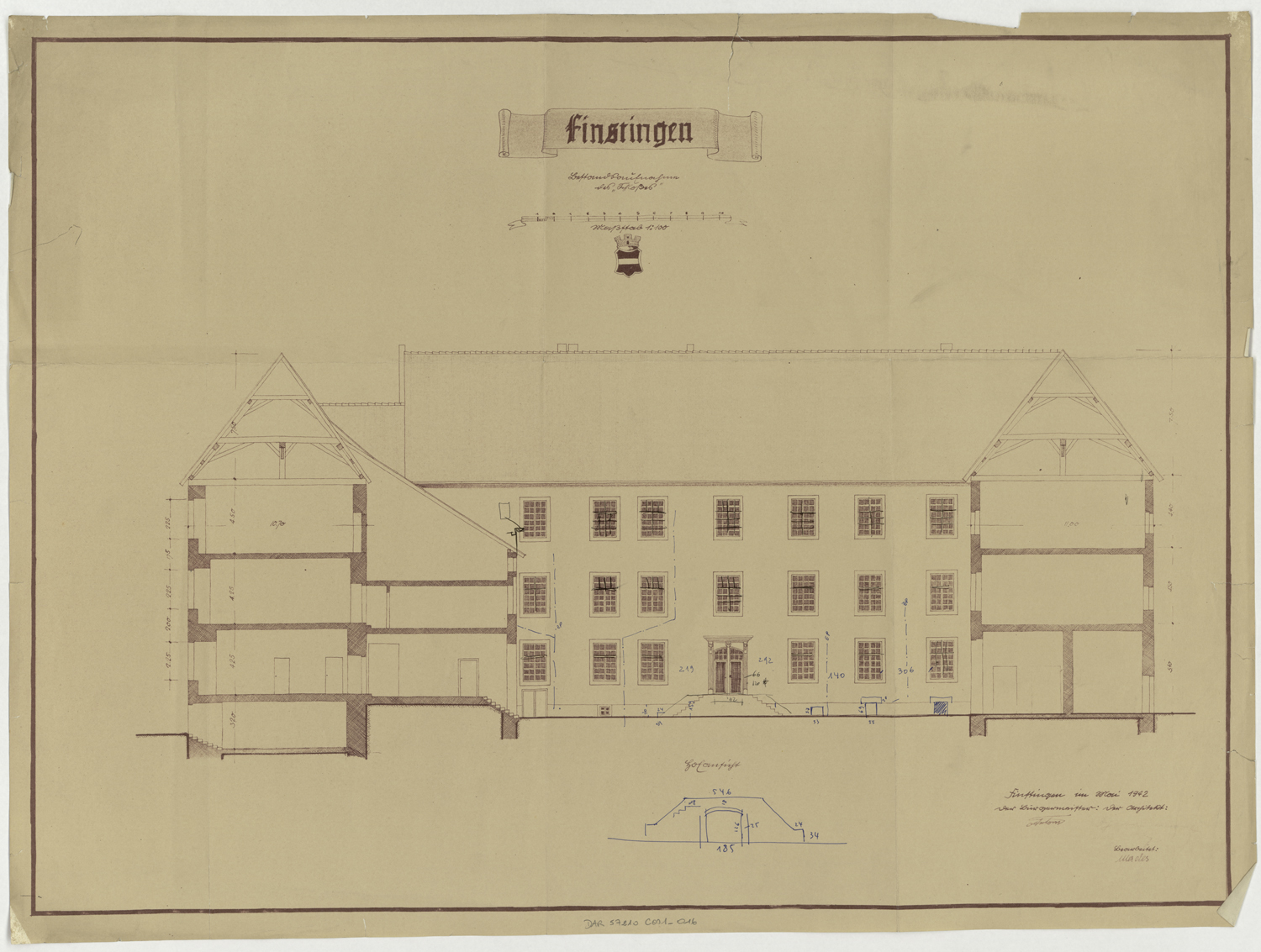 Coupes transversales du côté nord et élévation de la façade nord sur cour. 
