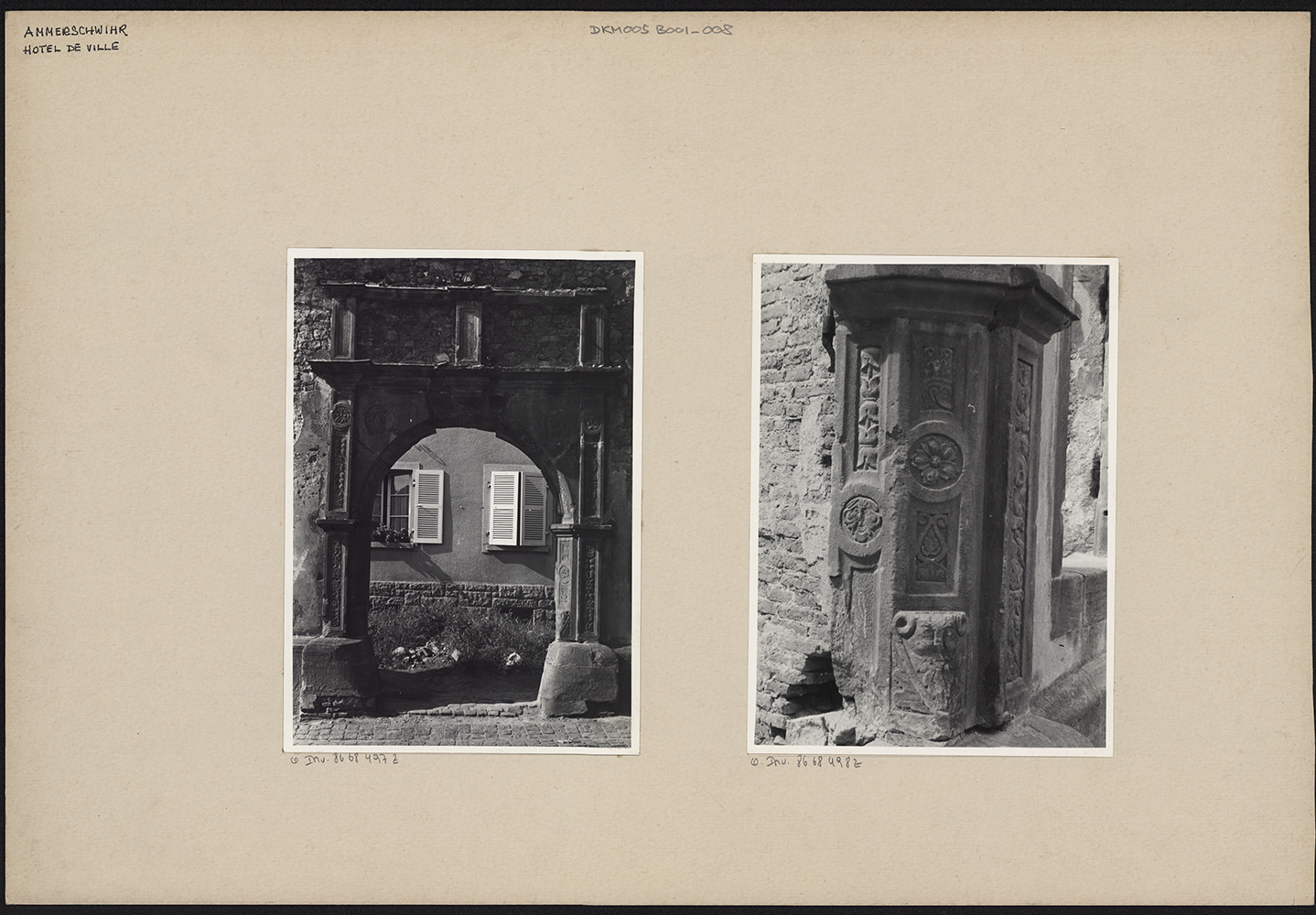 Vue d’ensemble de la porte principale et vue de détail d’un pilastre sculpté.