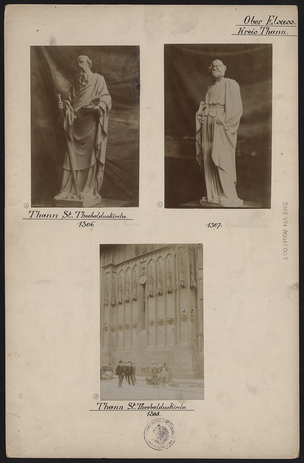 Vues d’ensemble des statues des apôtres saint Paul et saint Pierre ; vue de détail de la tour nord avant la mise en place des statues.