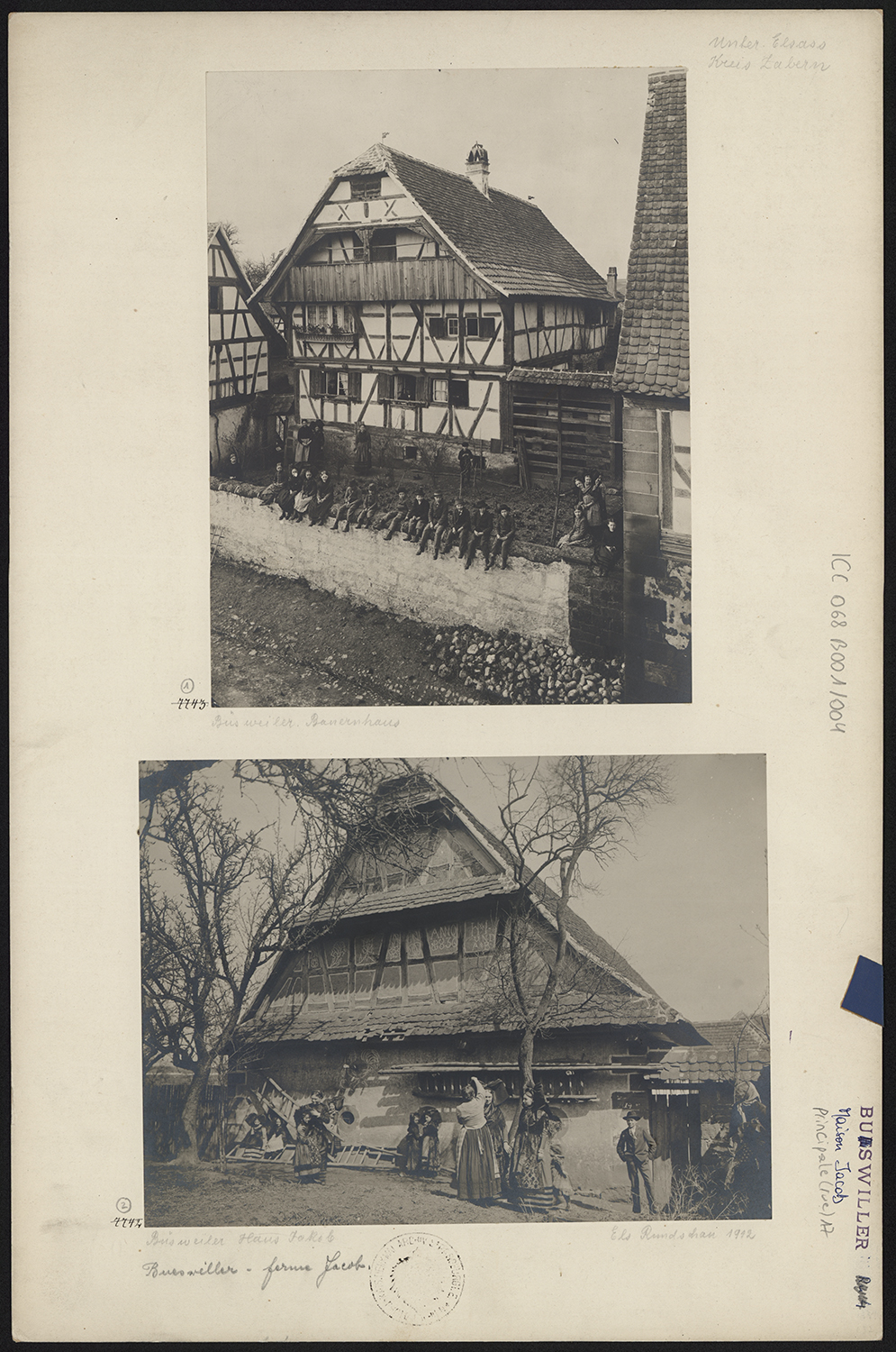 Ferme Jacob, vues des façades sur rue et cour intérieure, scène quotidienne.