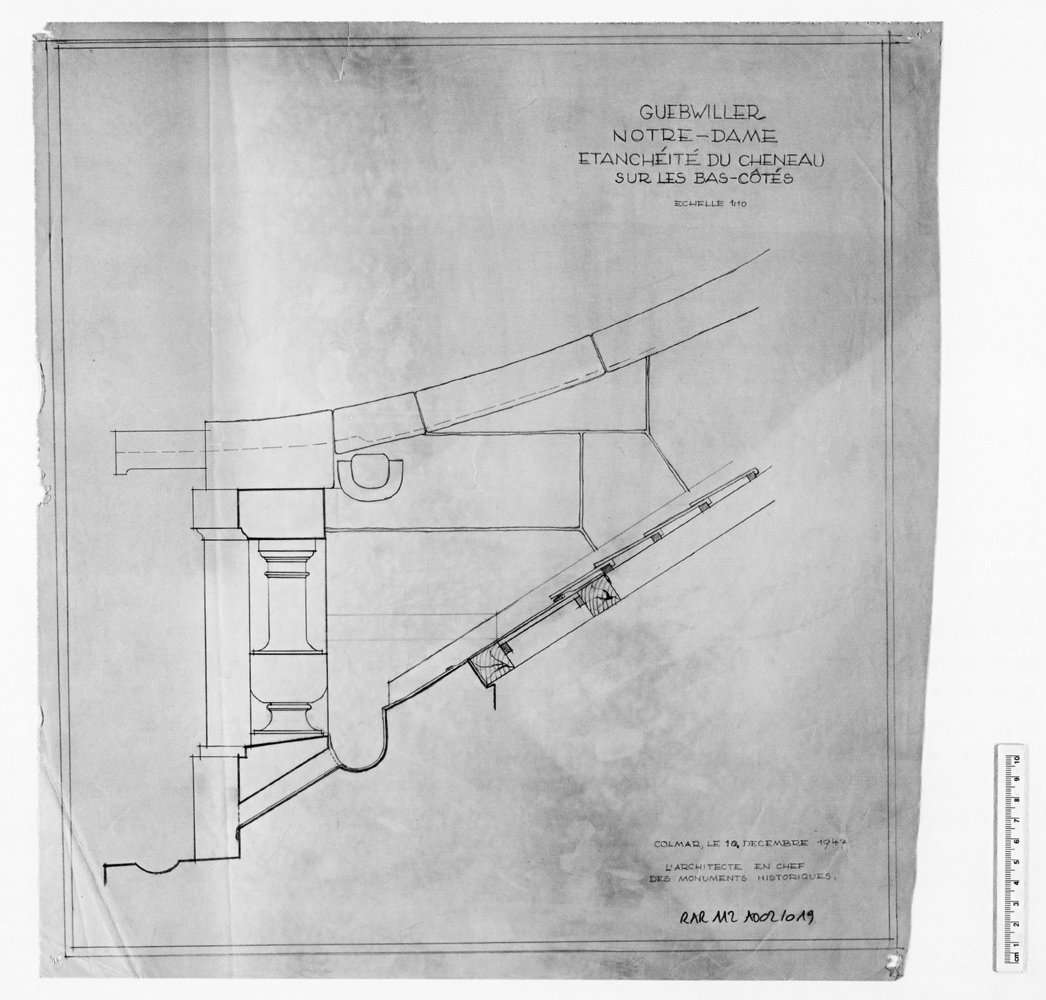 Etanchéité du chéneau sur les bas-côtés, coupe.