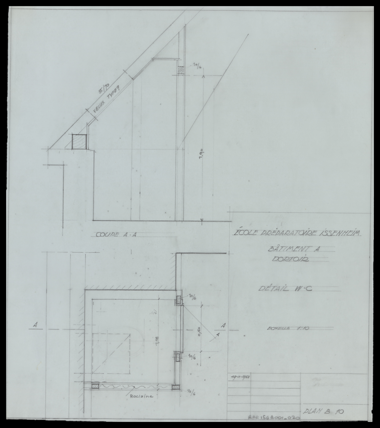 Bâtiment A, plan de masse et coupe des toilettes du dortoir.