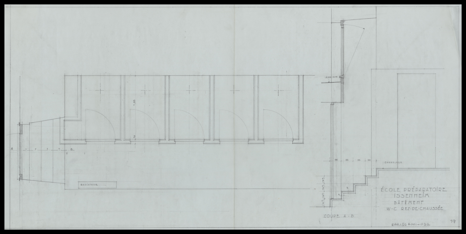 Plan de masse et coupe sur les toilettes du rez-de-chaussée.