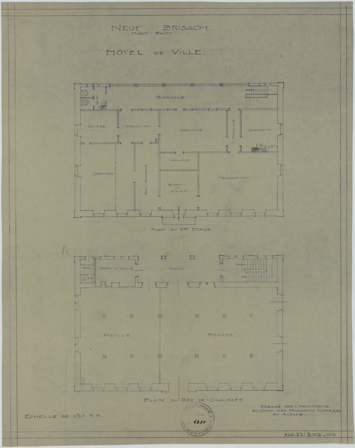 Plans de masse du rez-de-chaussée et du premier étage.