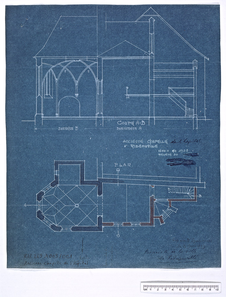 Coupe et plan avec étapes de construction.