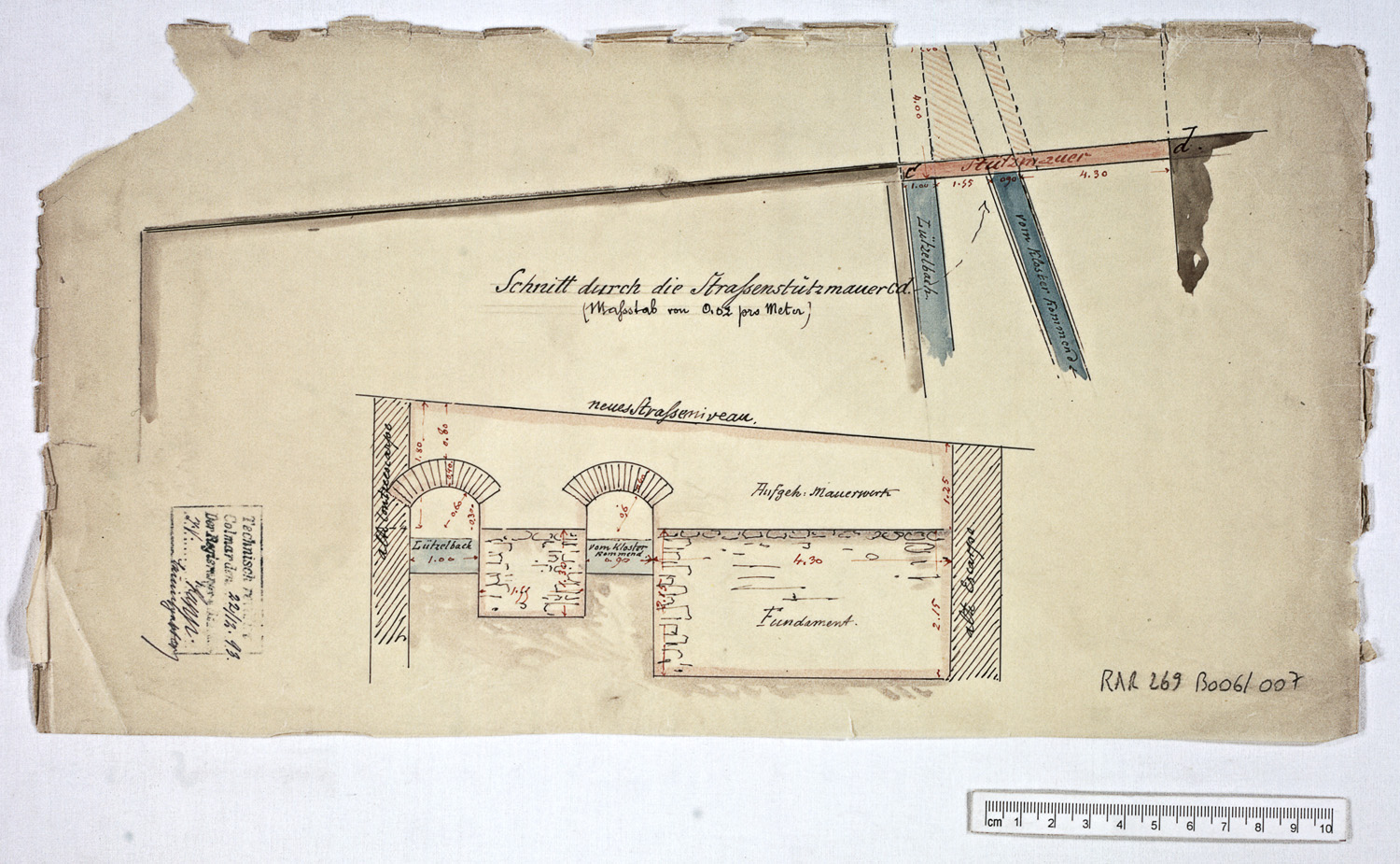 Projet de construction, coupe des murs de soutènement de la route.