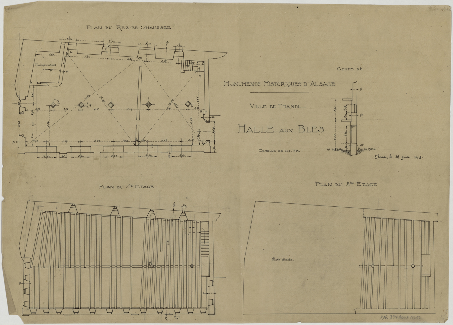 Plan de masse du rez-de-chaussée, plans des charpentes des premier et deuxième étage.
