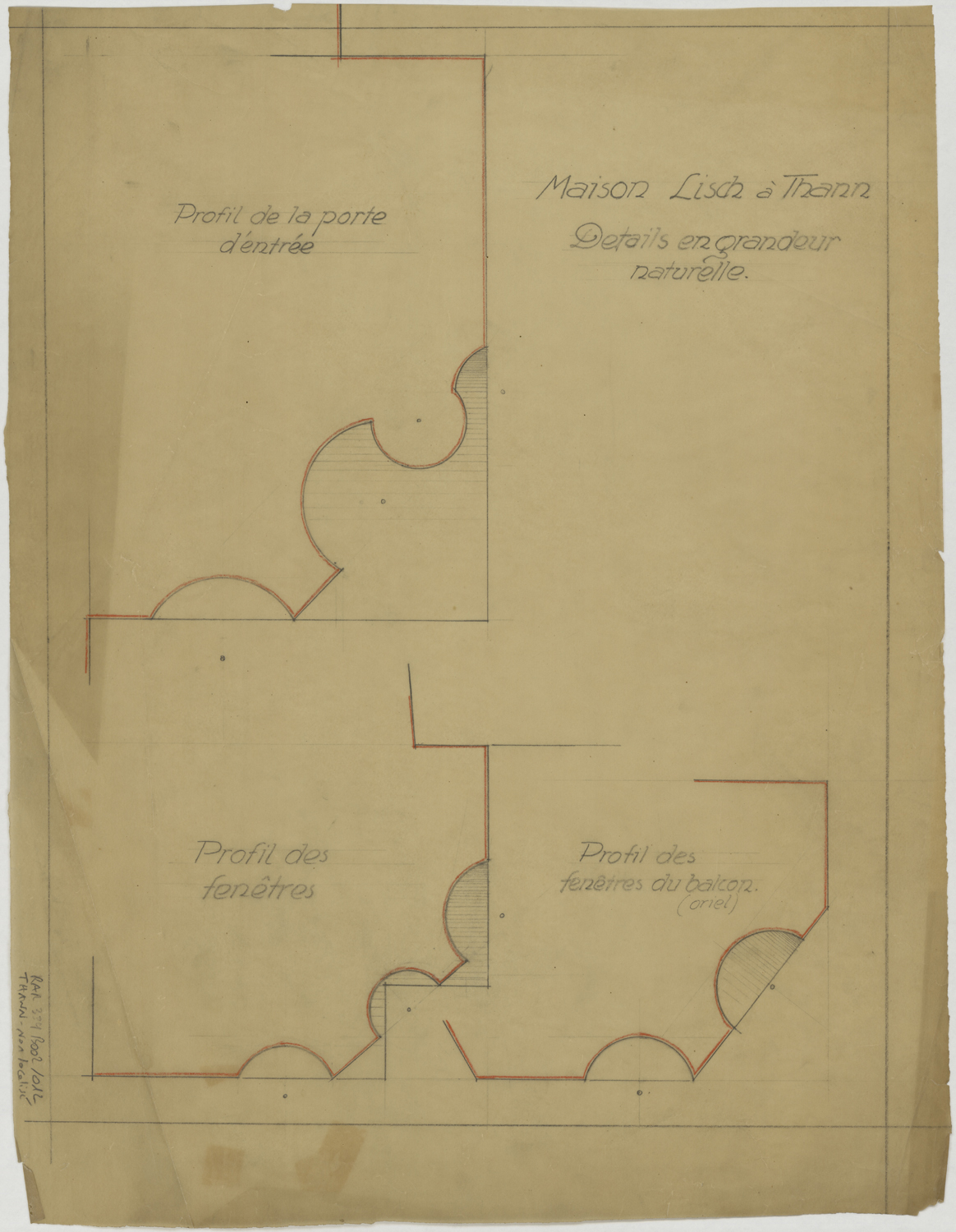 Profils de modénature de la porte d’entrée et des fenêtres.