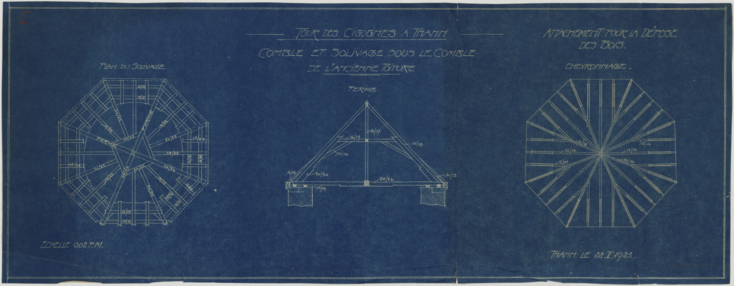 Tour des Cigognes, plans et coupe du comble et du solivage sous le comble de l’ancienne charpente.