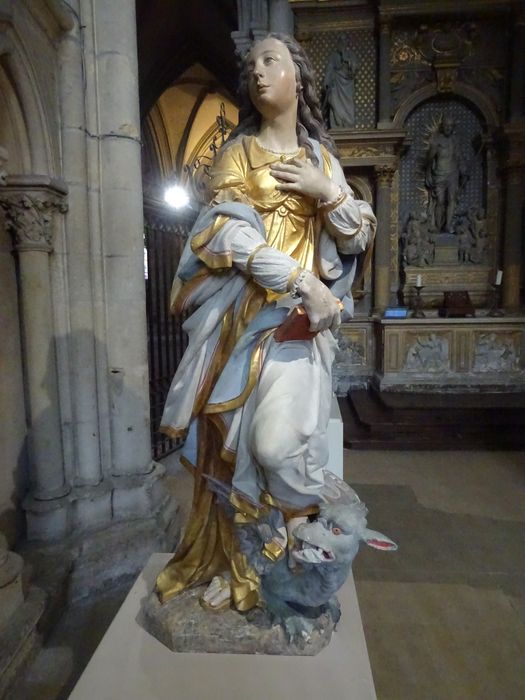 statue : Sainte Marguerite