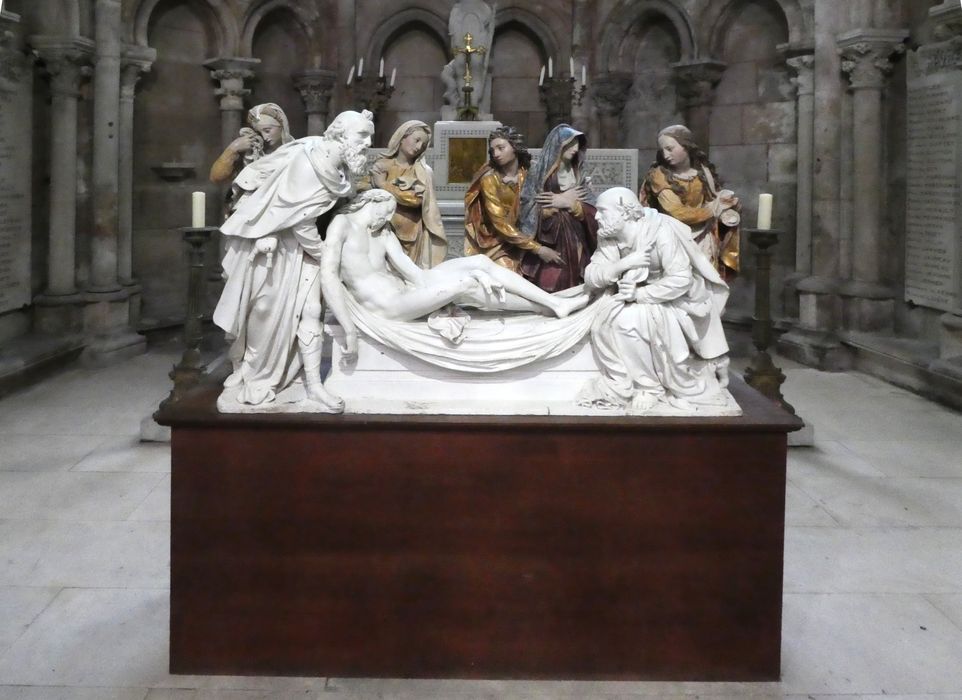 groupe sculpté : Mise au tombeau (1 groupe et 4 statues)