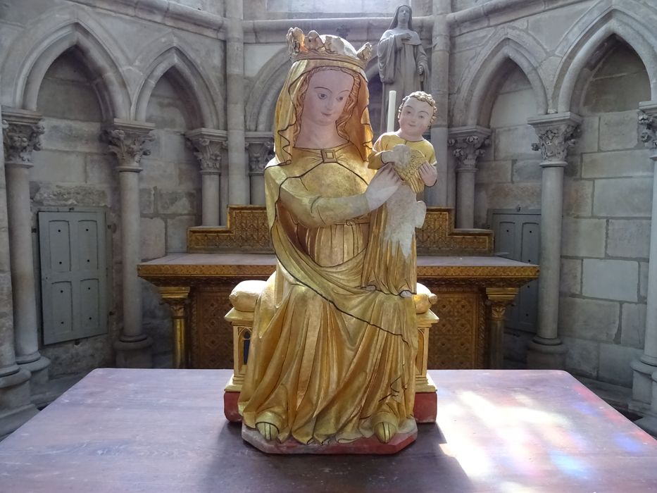 statue : Vierge à l’Enfant en majesté