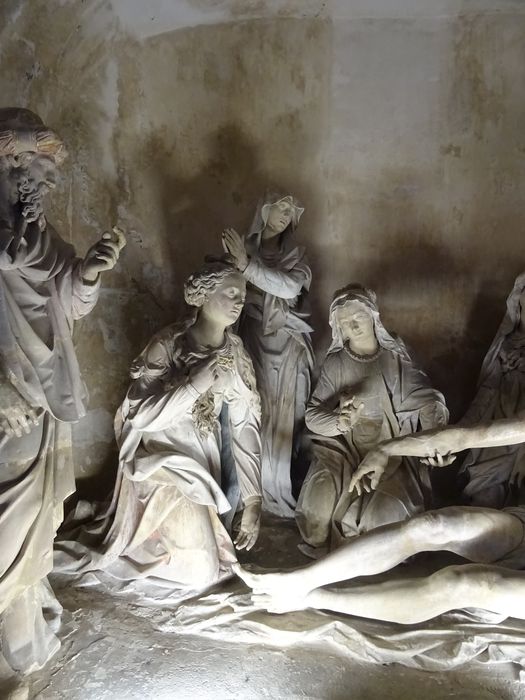 groupe sculpté : Mise au tombeau