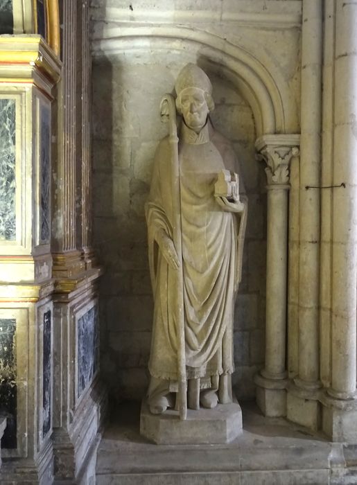 statue : Saint Aldéric - © Ministère de la Culture (France), Direction Régionale des Affaires Culturelles des Pays de la Loire – Tous droits réservés 