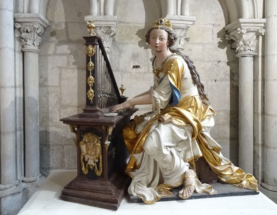 statue : Sainte Cécile jouant de l'orgue