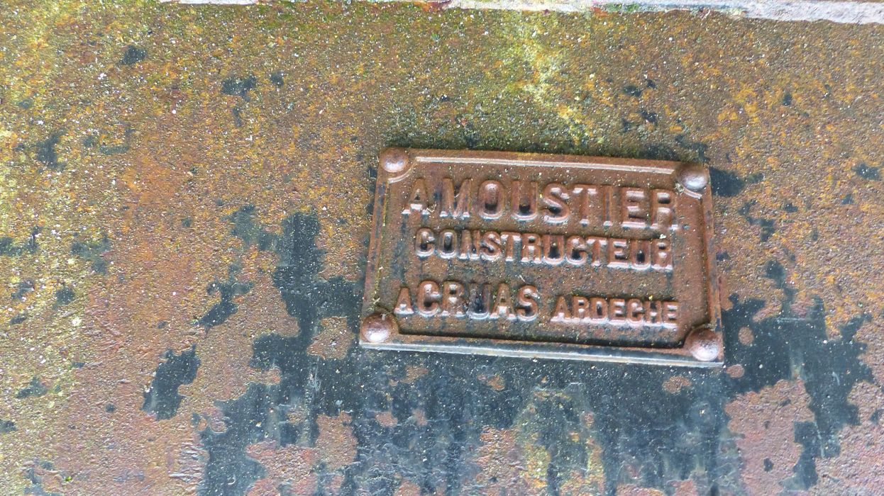 outillage, détail d’une plaque