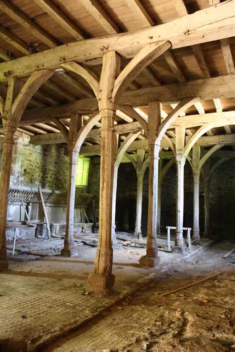 rez-de-chaussée, anciennes écuries