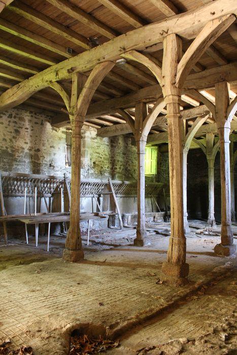 rez-de-chaussée, anciennes écuries